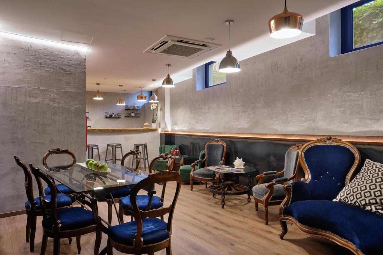 La Via Del Porto Charme Rooms 아그로폴리 외부 사진